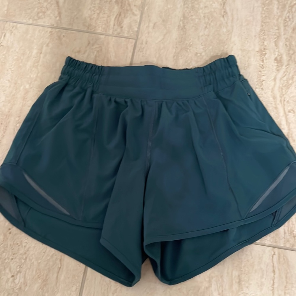 Lululemon Hotty Hot Shorts 4’